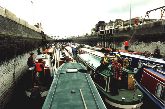 File:Inland Waterways Association's flotilla in the smaller of the Latchford Locks - geograph.org.uk - 1499560.jpg