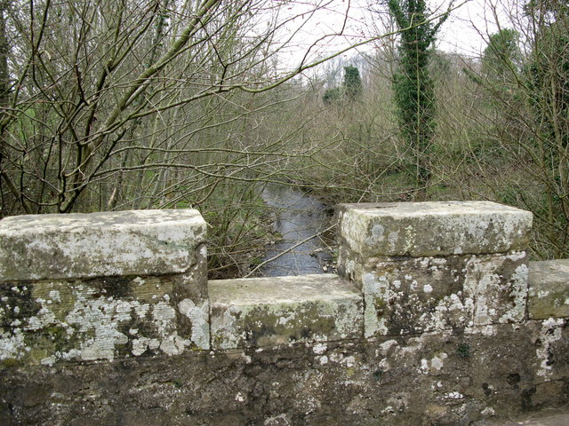 File:Lowlynn Bridge - geograph.org.uk - 392585.jpg