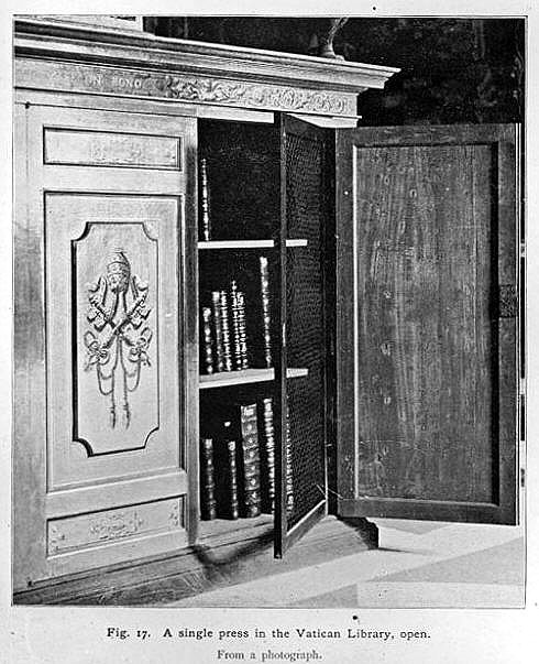 Bücherschrank in der Biblioteca Vaticana