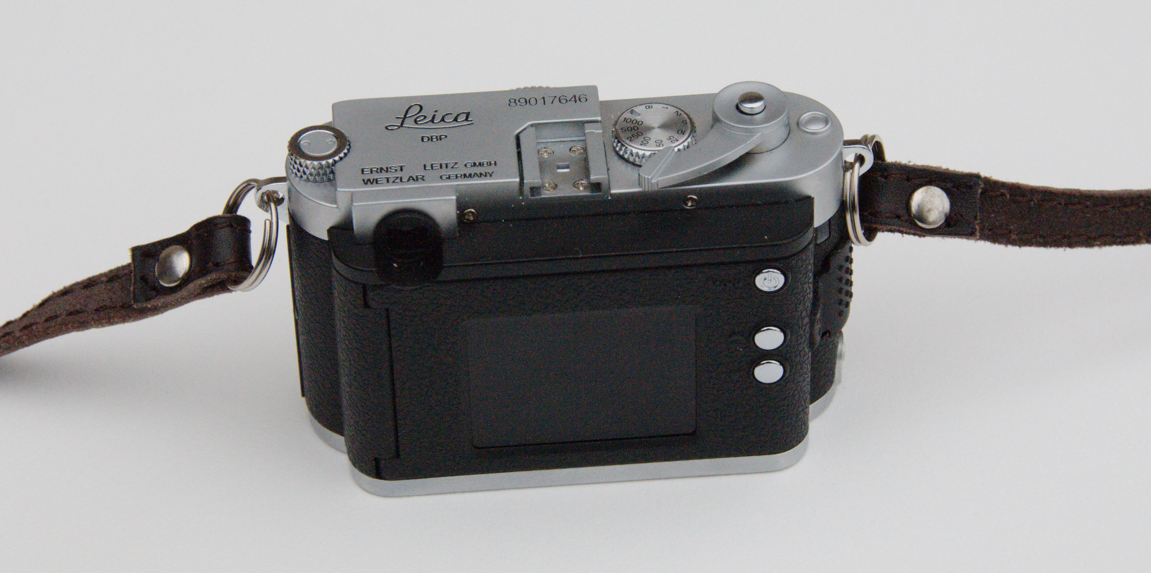 File:Minox DCC Leica M3 digital classic, back.jpg - Wikimedia Commons