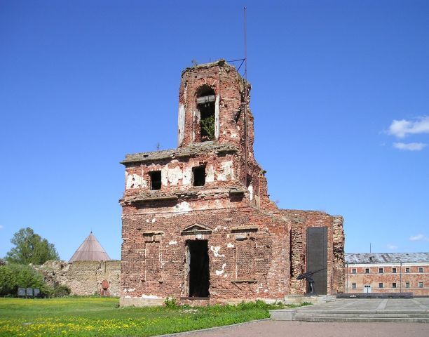 File:Oreshek fortress memorial.jpg