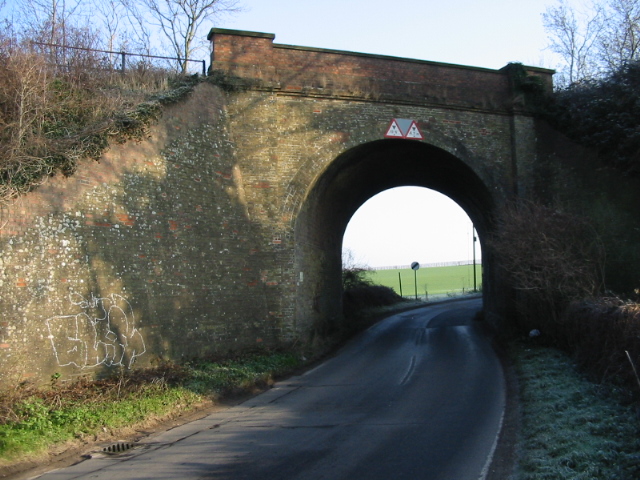 File:Railway bridge over Station Road, Adisham - geograph.org.uk - 1098537.jpg