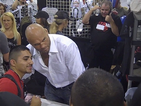 File:Randy Couture - UFC 100 Fan Expo - Mandalay Bay Casino, Las Vegas.jpg