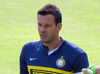 Samir Handanovic training with Inter Samir Handanovic (2012).jpg