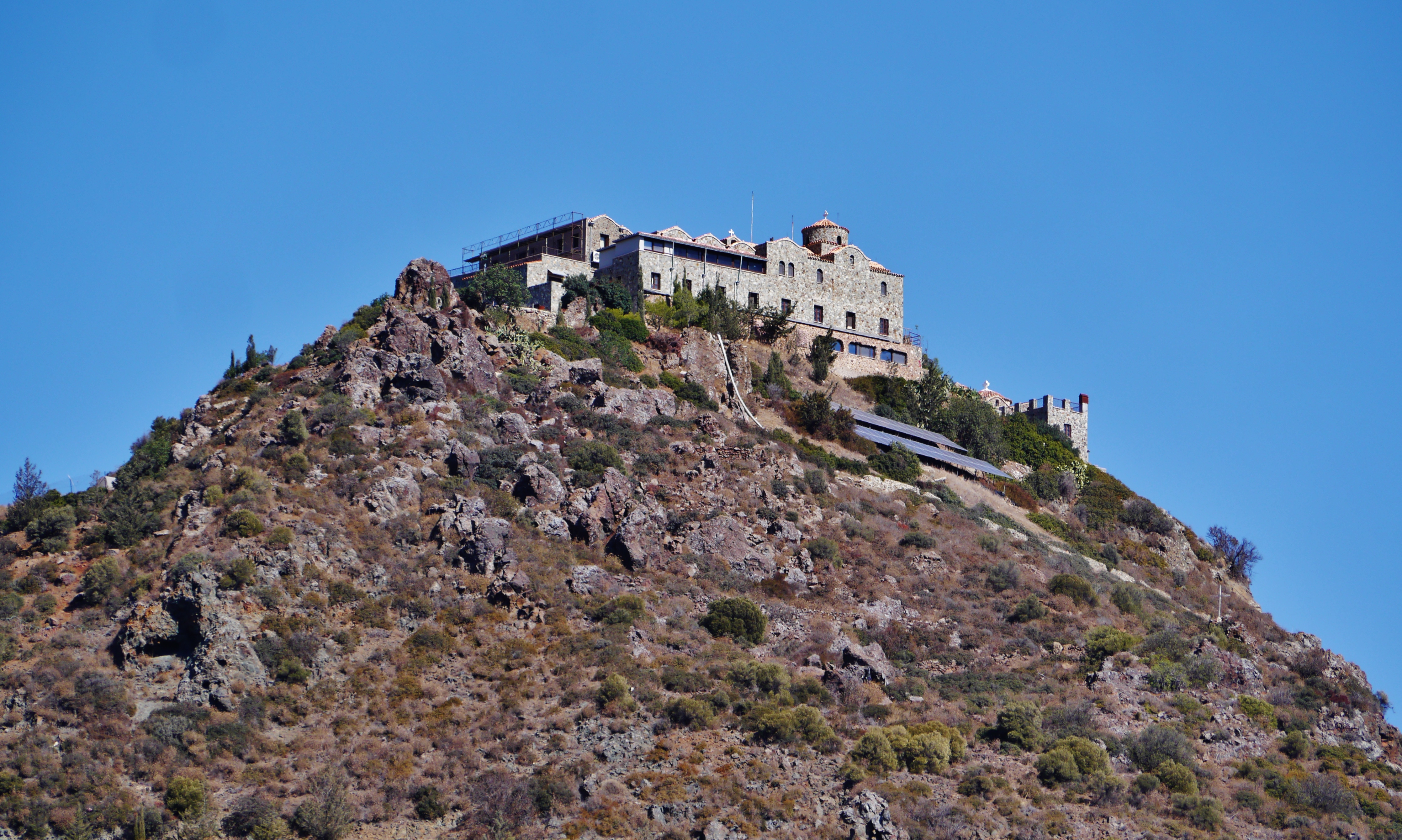 монастыри кипра в горах