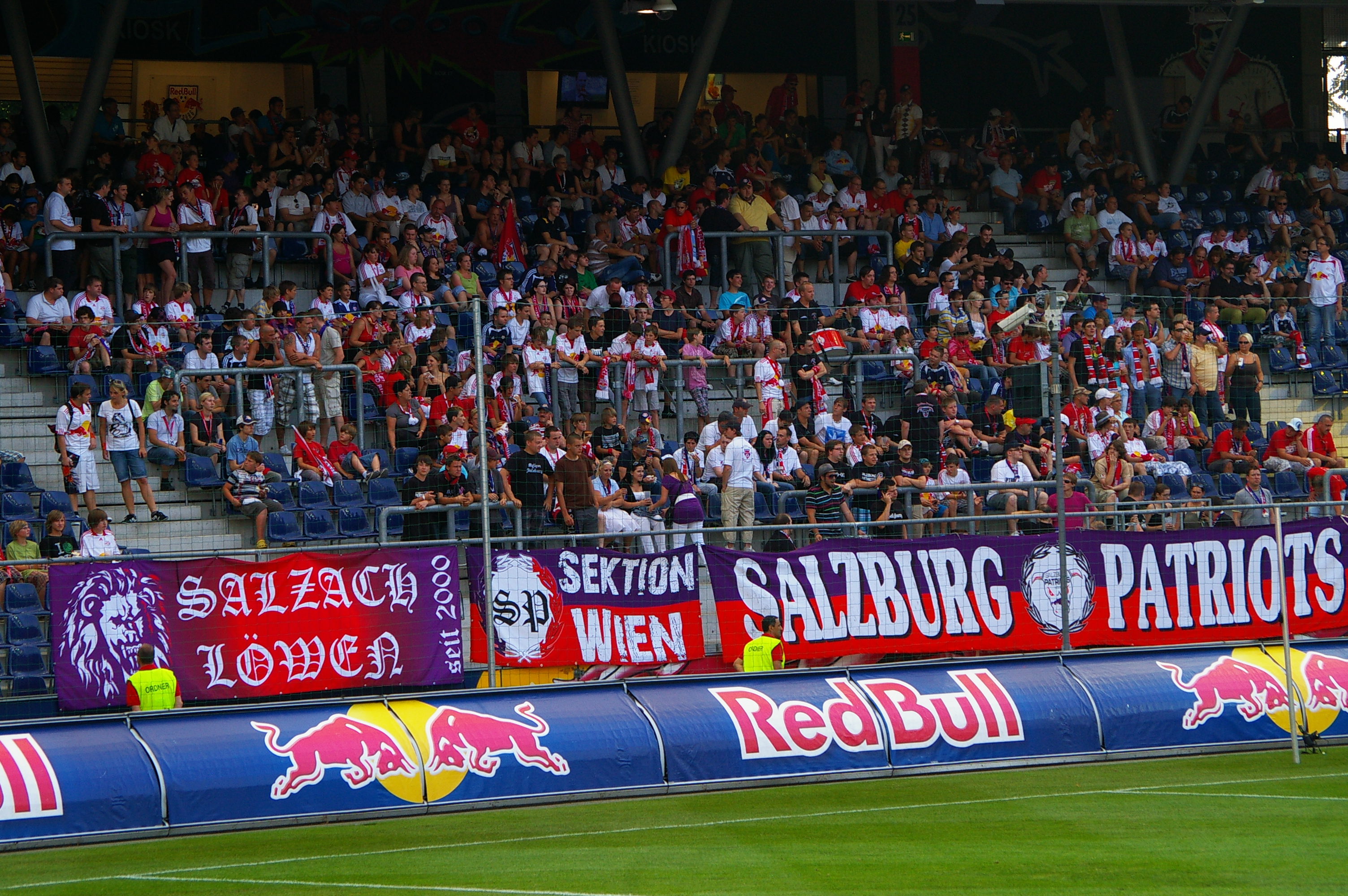 File:FC Salzburg versus HNK Rijeka (CL-Qualifikation 3. Runde 26. Juli  2017) 23.jpg - Wikimedia Commons