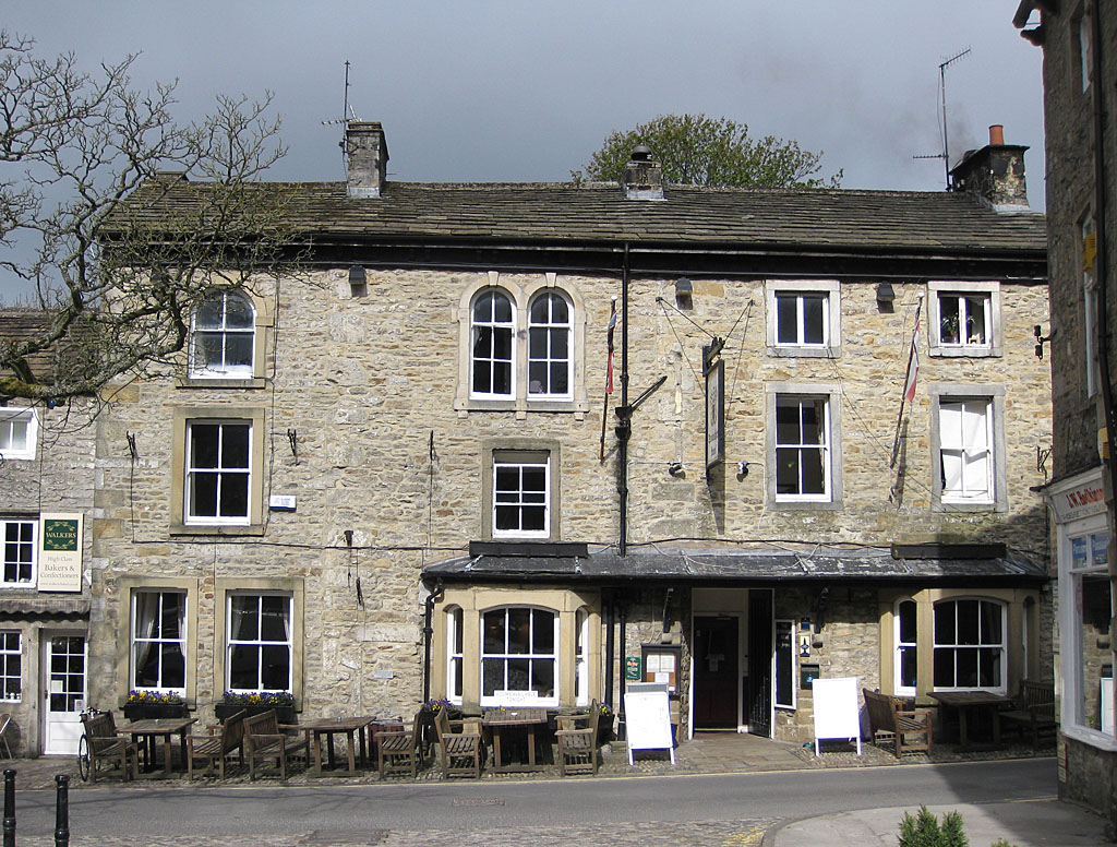 File The Devonshire Hotel Grassington geograph 2948043