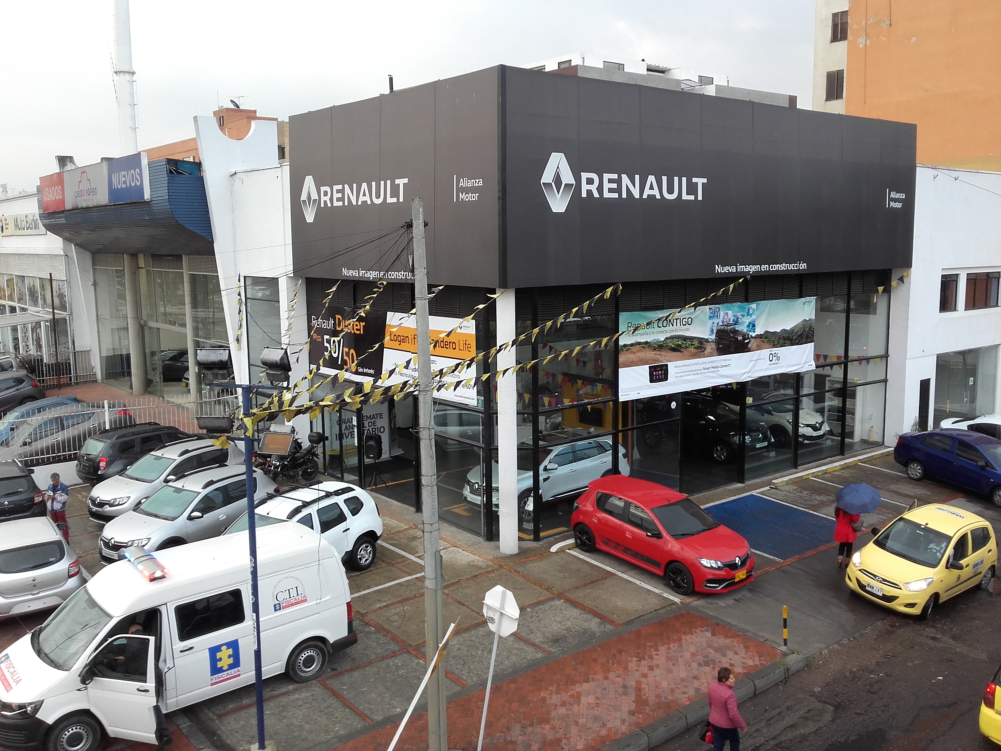 File:Tienda Renault Bogotá sep 2018.jpg - Wikimedia Commons