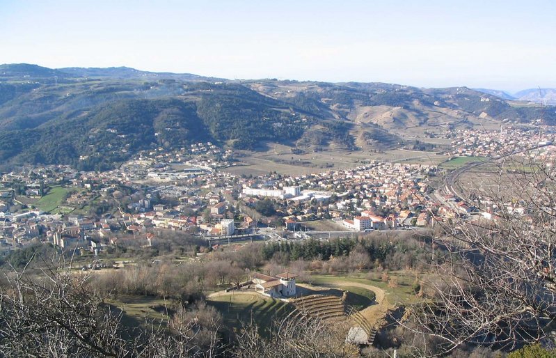 La commune vue depuis le château de Crussol.