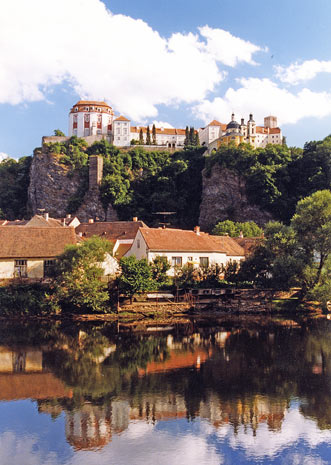 File:Zámek Vranov nad Dyjí.jpg