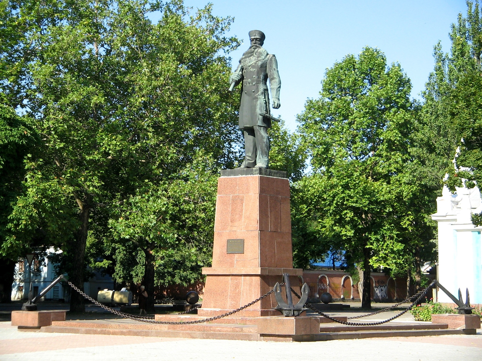 Памятник адмиралу Макарову в Николаеве