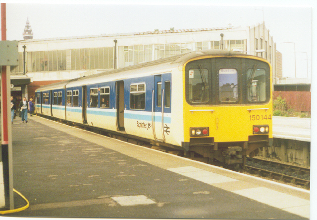 File:150144 at Blackpool North. - geograph.org.uk - 91074.jpg