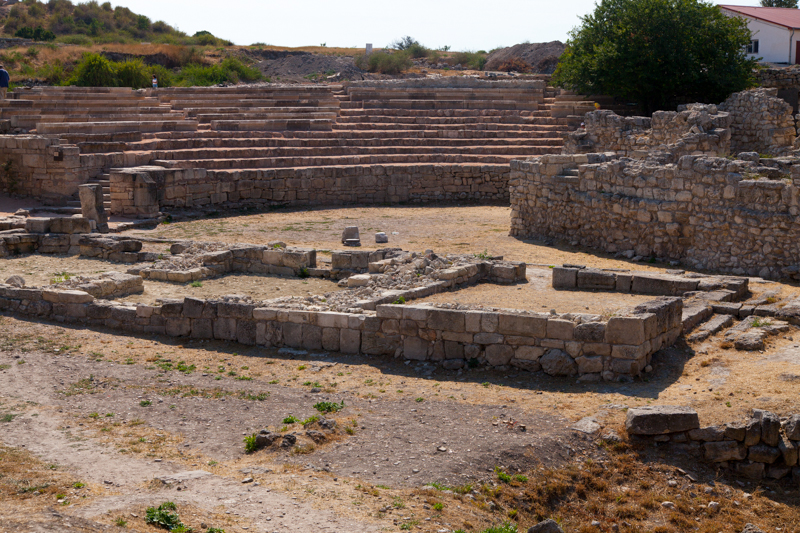 File:Amphitheater of Khersones.jpg