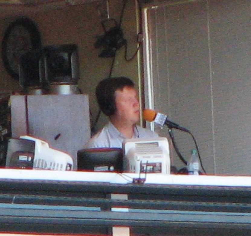 Announcer Dave Flemming served as Giants batboy in fantasy football  punishment