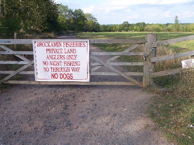 File:Gate to Brockamin Fisheries - geograph.org.uk - 55808.jpg