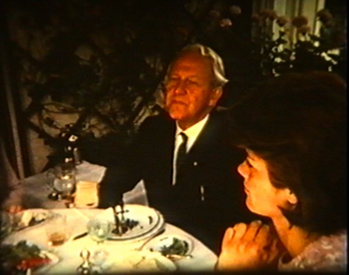 File:Gustaf Näsström lunch på Väjagården.jpg