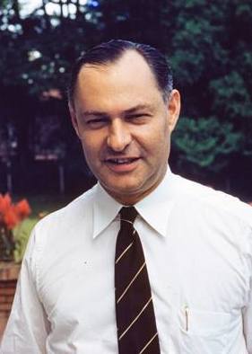 <span class="mw-page-title-main">Keith Waller</span> Australian public servant and diplomat