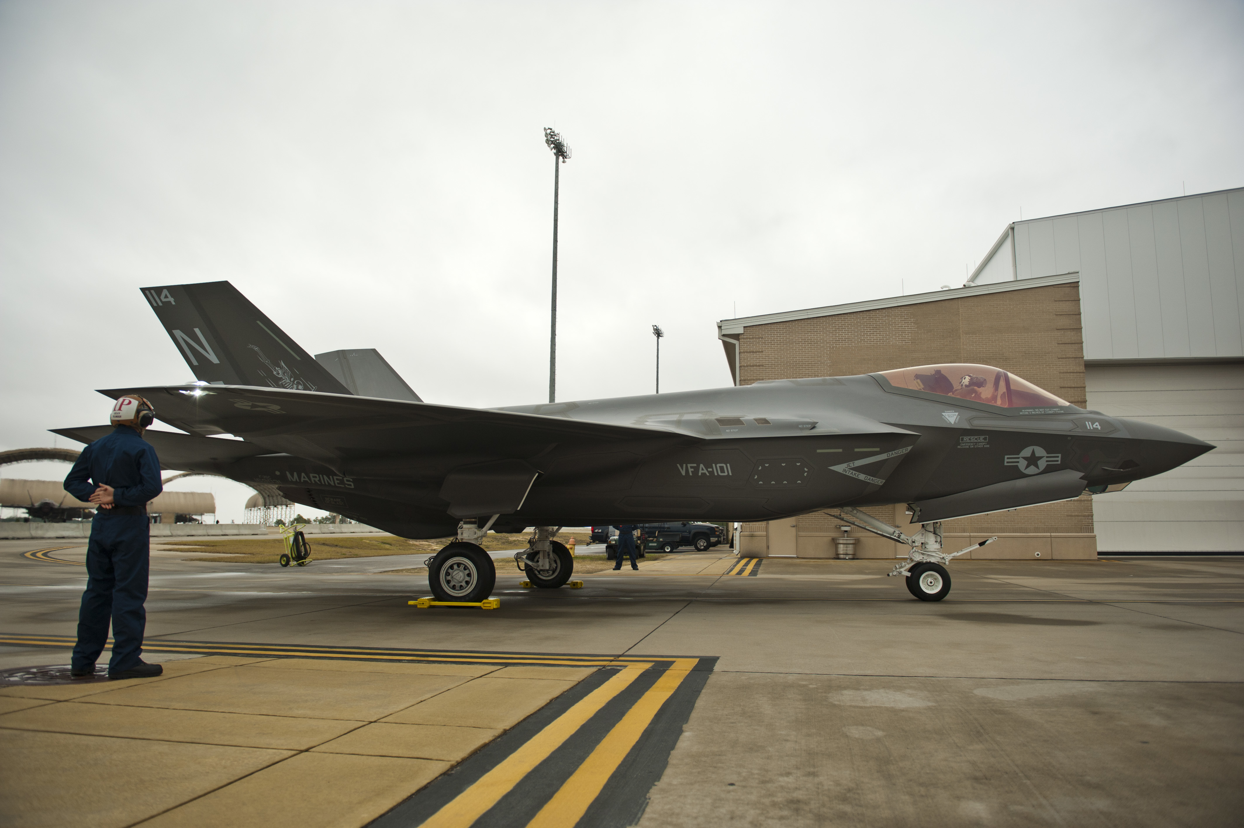 F 35 c