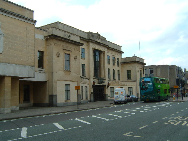 File:Oxford Crown and County Court.jpg