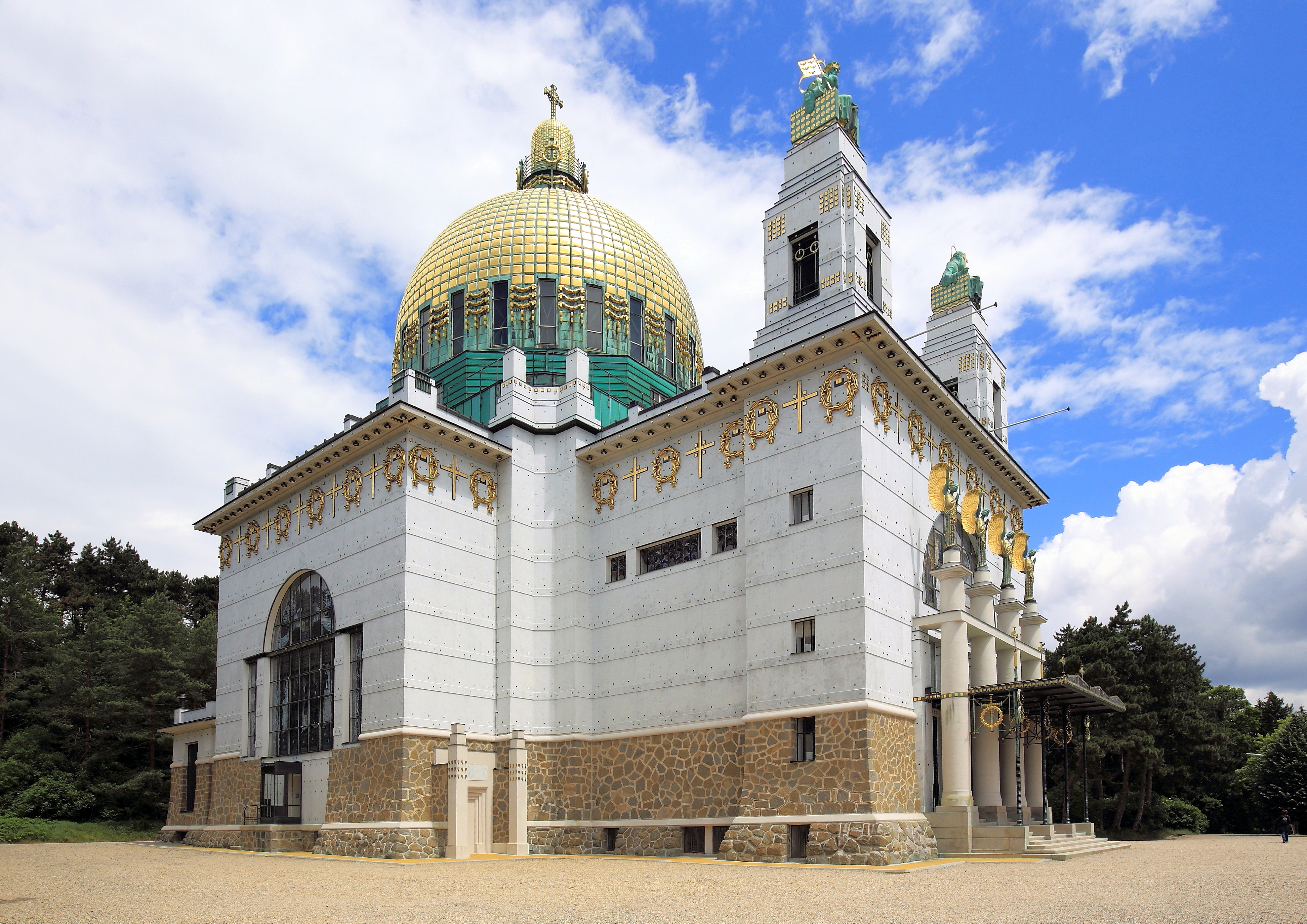 Penzing_(Wien)_-_Kirche_am_Steinhof_(2).JPG