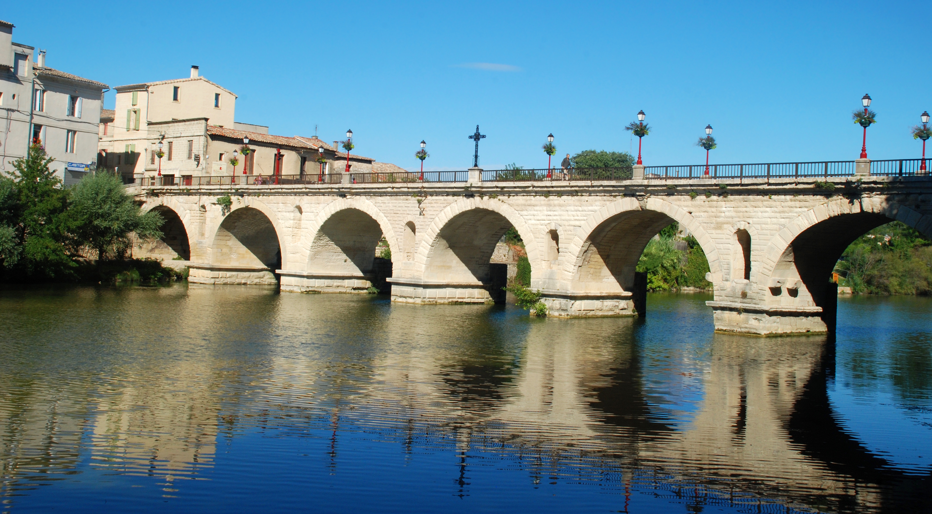 Fichier:Pont romain de Sommières (Pont Tibère) - 01.JPG — Wikipédia