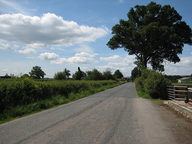 File:Road to King's Green - geograph.org.uk - 848688.jpg