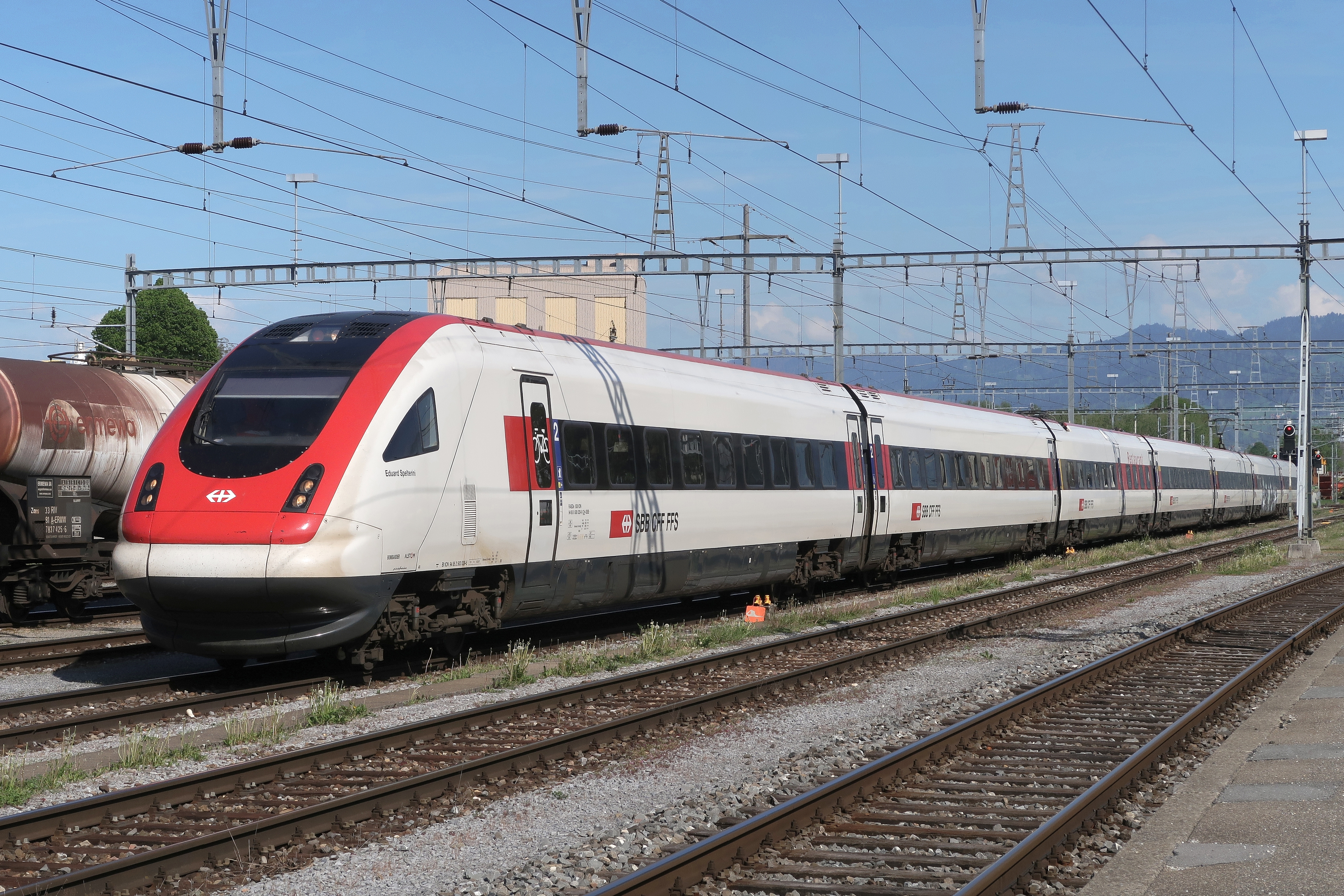 File:SBB Intercity train RABDe 500 029 ICN Bombardier.jpg 