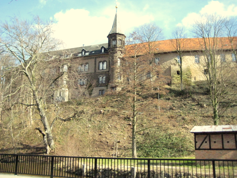 File:Schloss Ilsenburg Außenansicht.JPG