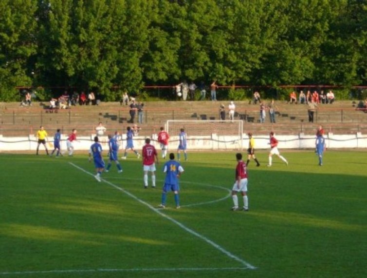 File:Third class match in the stadium.jpg