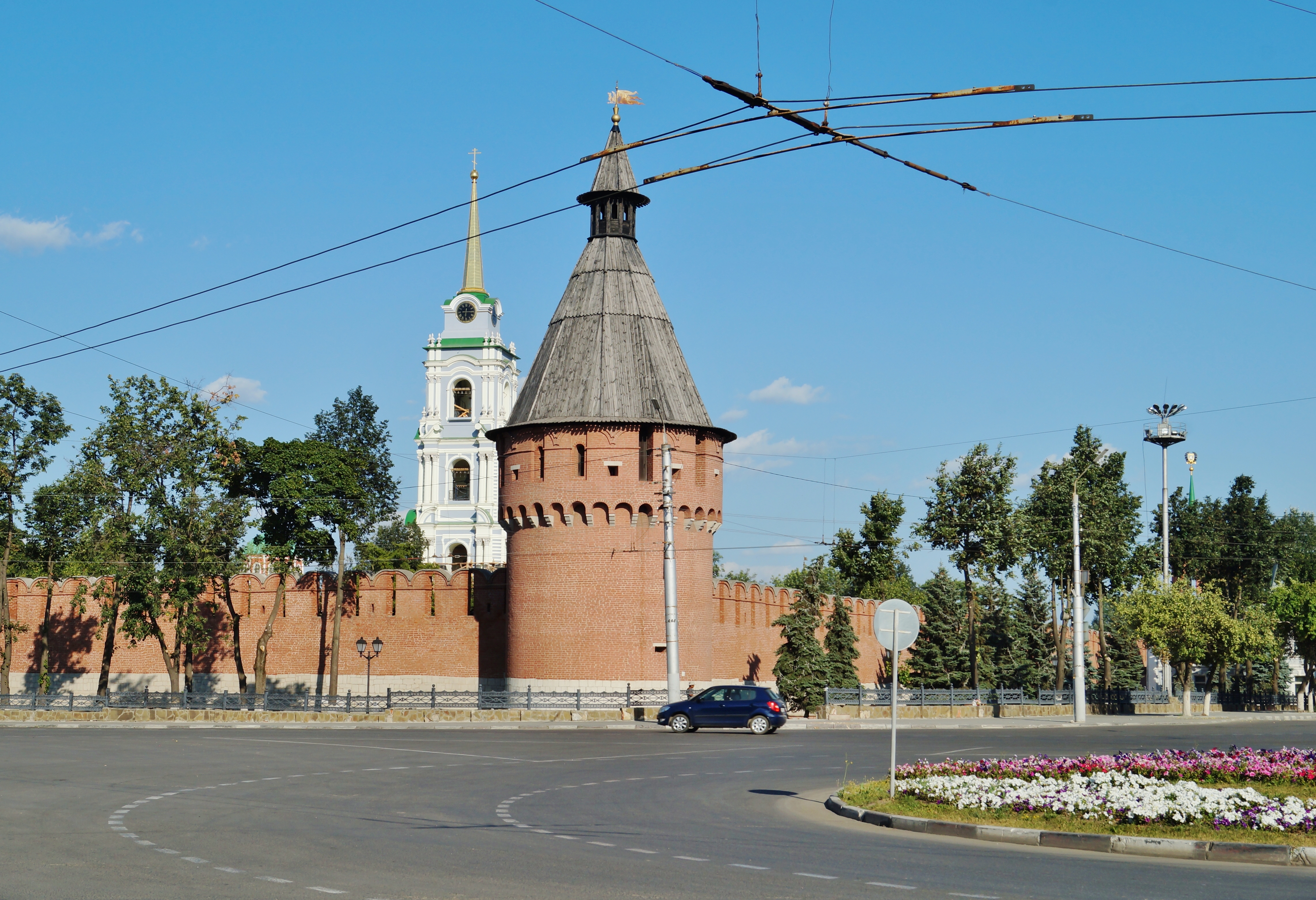 Тульская область панорама улиц. Тульский Кремль Сенная площадь. Свадьба Тульский Кремль. Тула Кремль магазины. Мотоцикл Тульский Кремль.