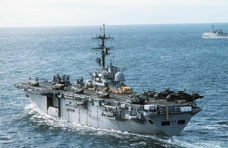 File:Uss iwo jima (LPH-2) 2.jpg