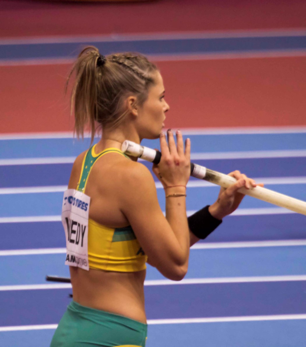 Australia's Nina Kennedy shares pole vault gold at world championships, World Athletics Championships