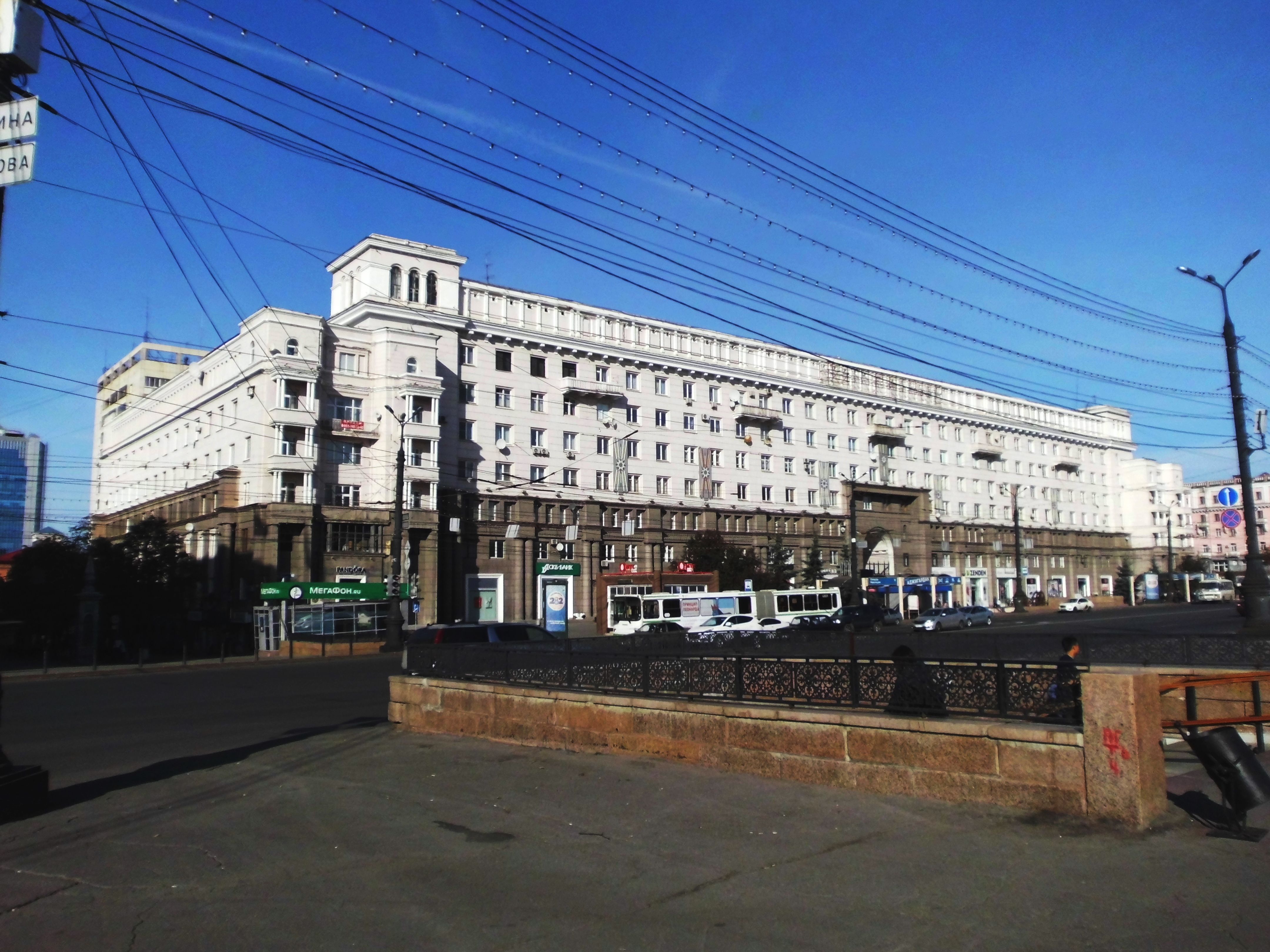 В Челябинске показали новые адресные таблички