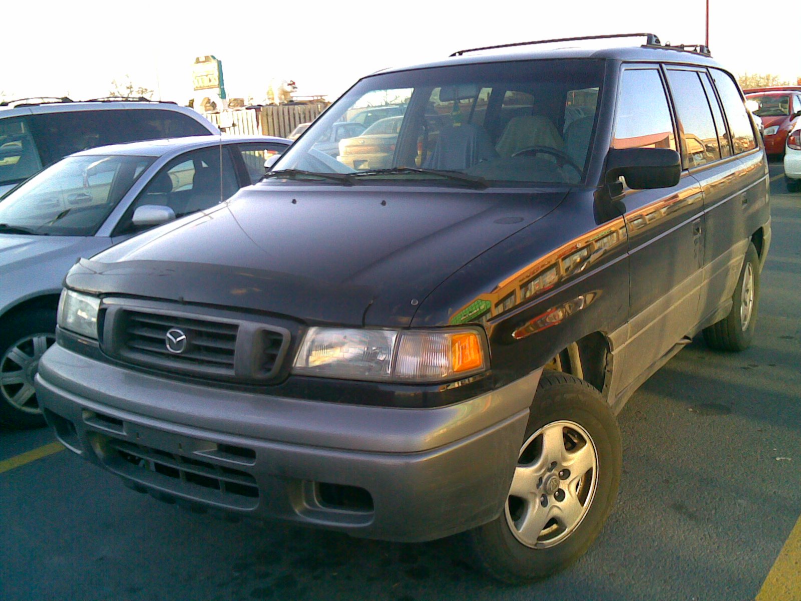 Мазда мпв 1 поколение. Mazda MPV 1998. Мазда МПВ 98. Мазда МПВ 98 год. Mazda MPV 97 года.