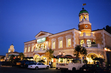 The Commons at Calabasas - shopping mall