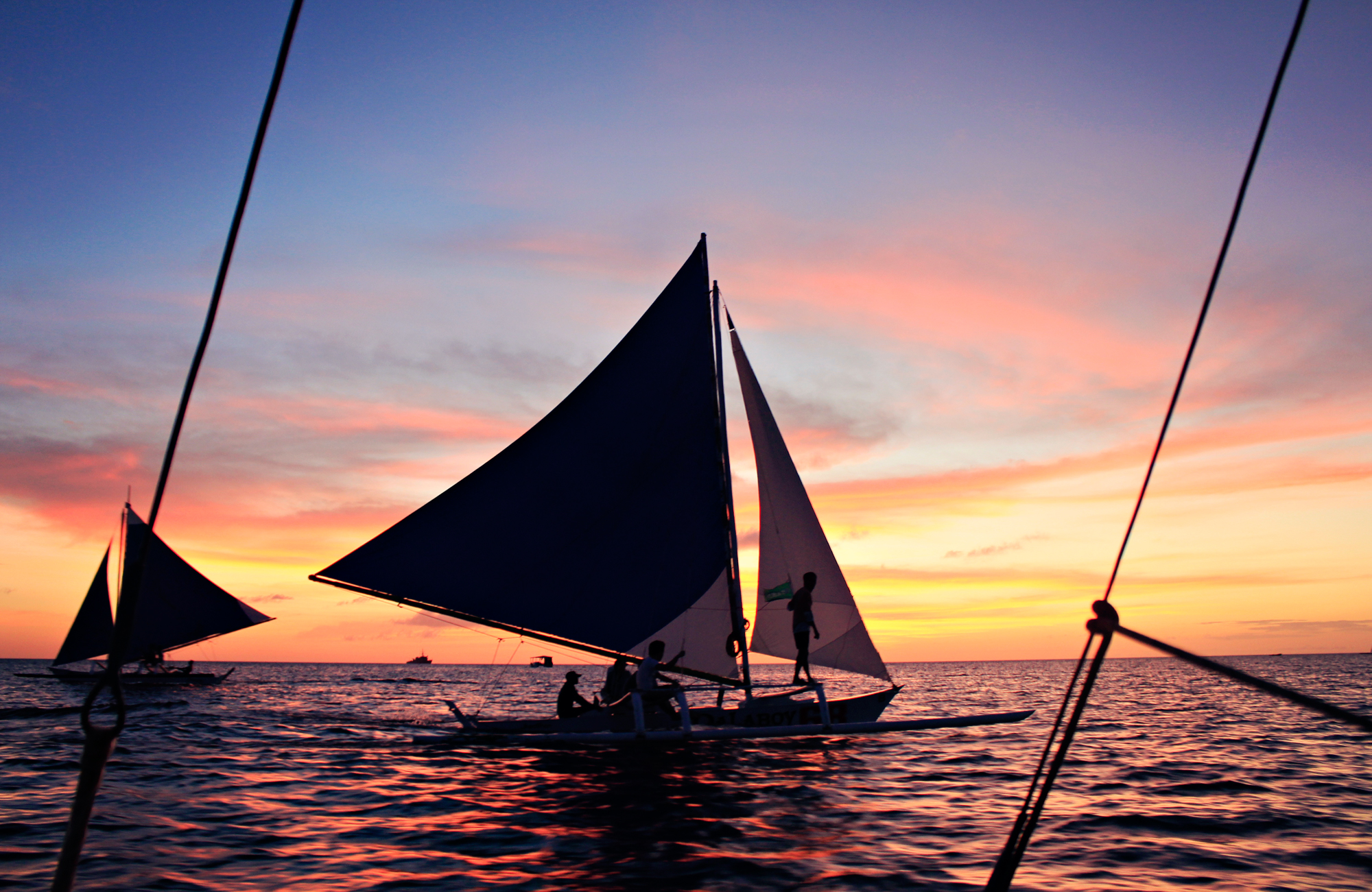 File:Boracay boat sunset.jpg - Wikimedia Commons