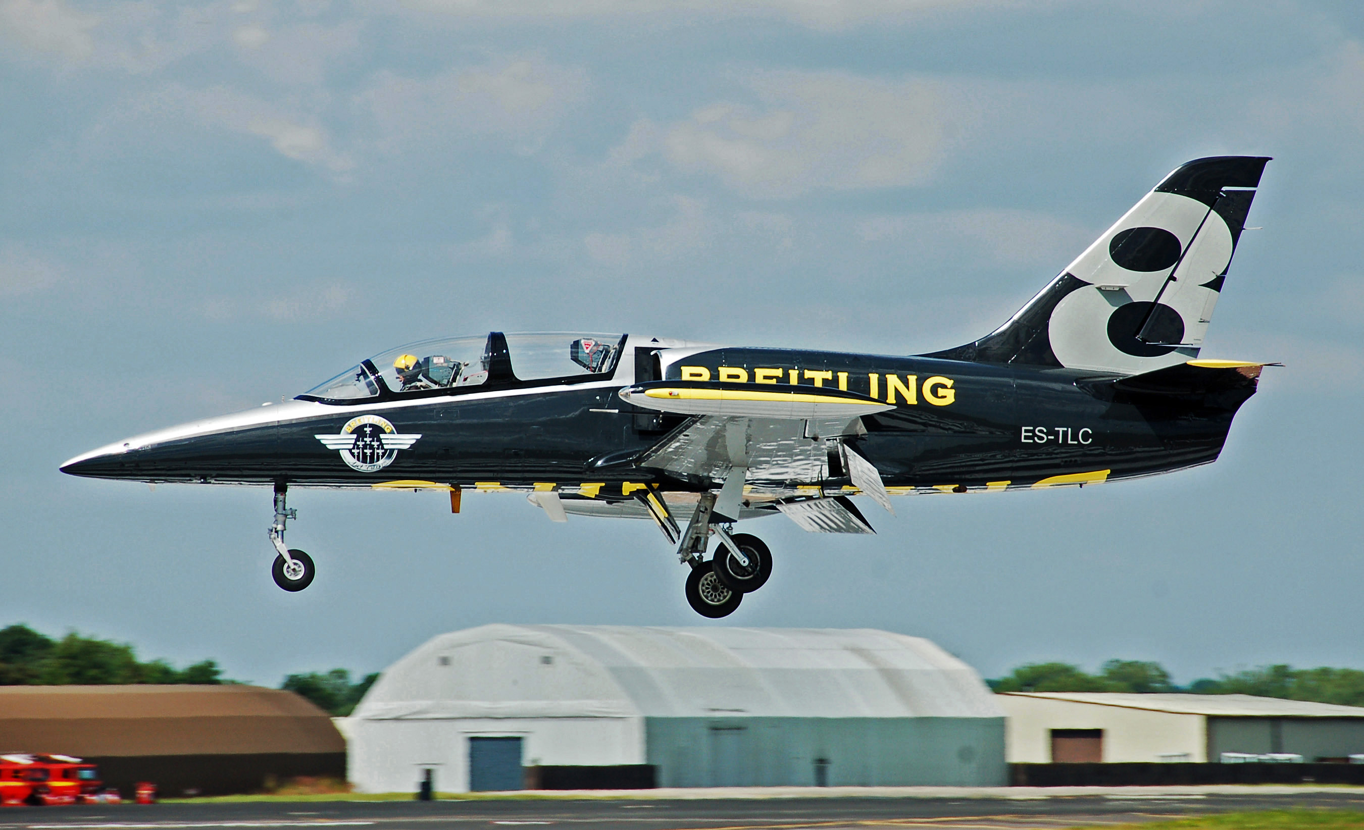 Breitling_L-39_Albatros_at_Fairford_RIAT_10July2014_arp.jpg