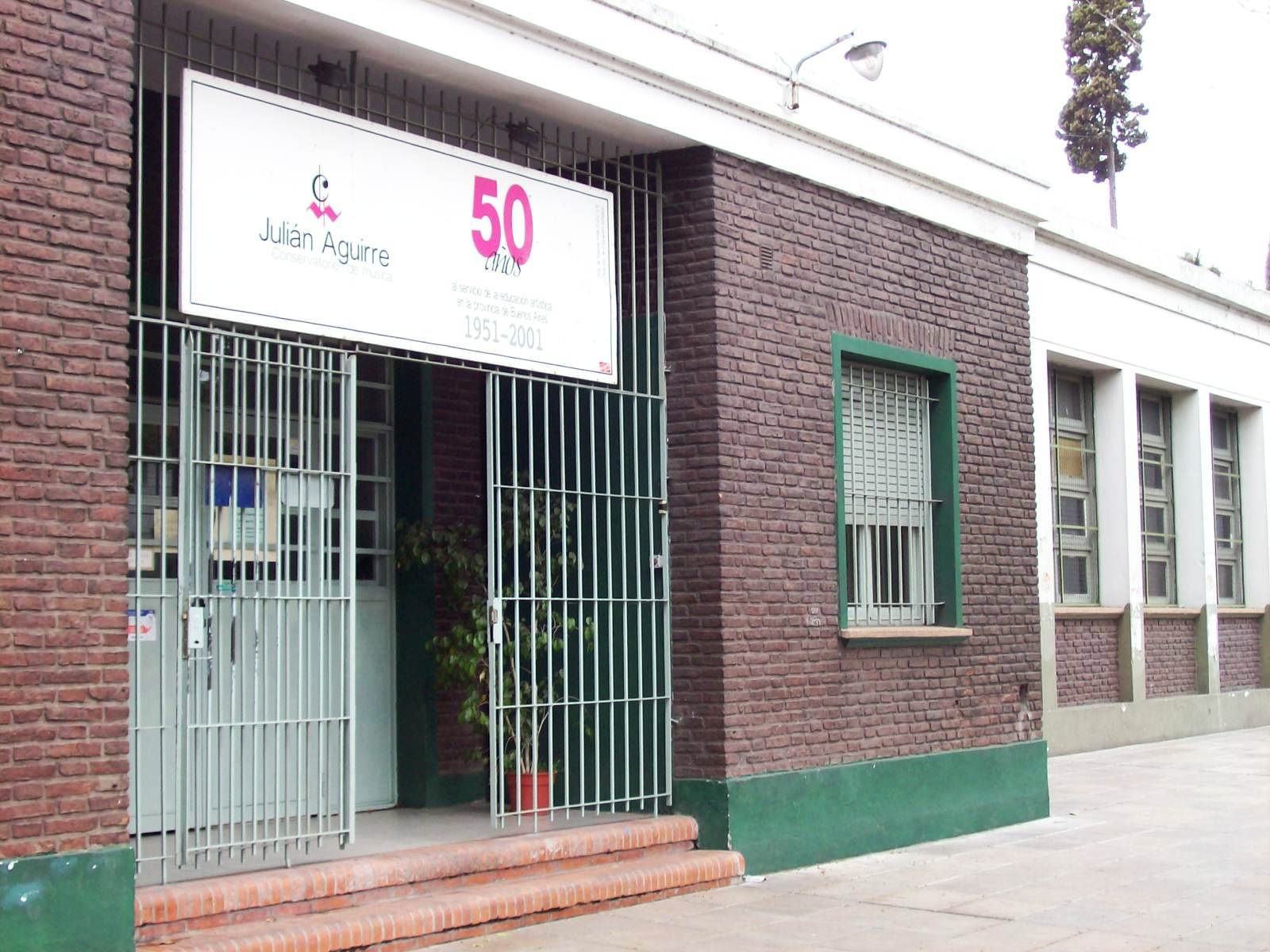 El Conservatorio Julián Aguirre, situado en la localidad de Banfield, fue fundado por Alberto Ginastera en 1951.