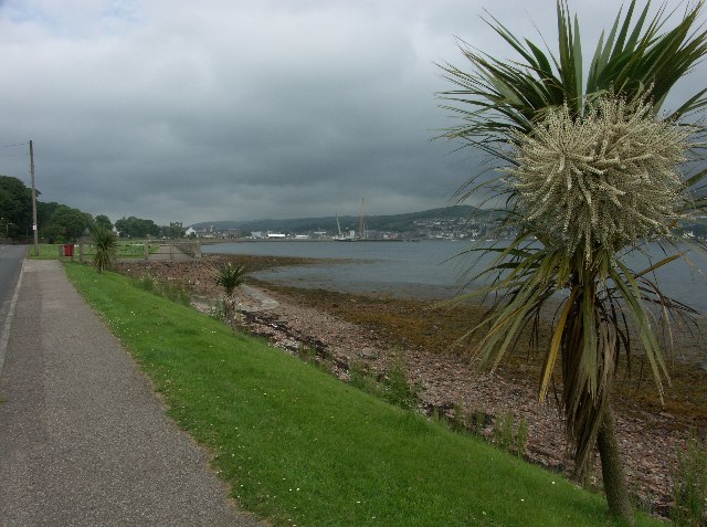 File:Entrance to Campbeltown Bay - geograph.org.uk - 23168.jpg