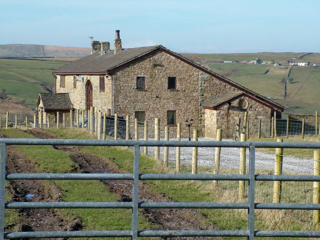 File:Fox Hill Farm - geograph.org.uk - 124174.jpg