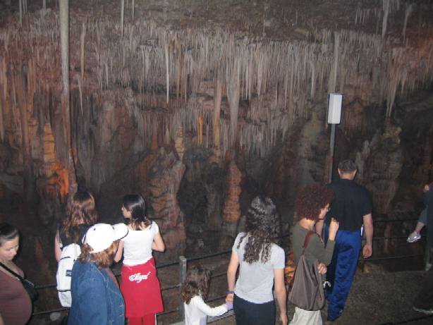 File:Grotte de Soreq, israel, Stalactite2.JPG