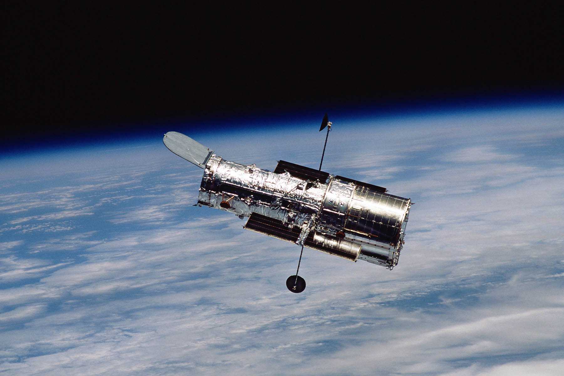 File:Hubble 4x61.jpg - Wikimedia Commons
