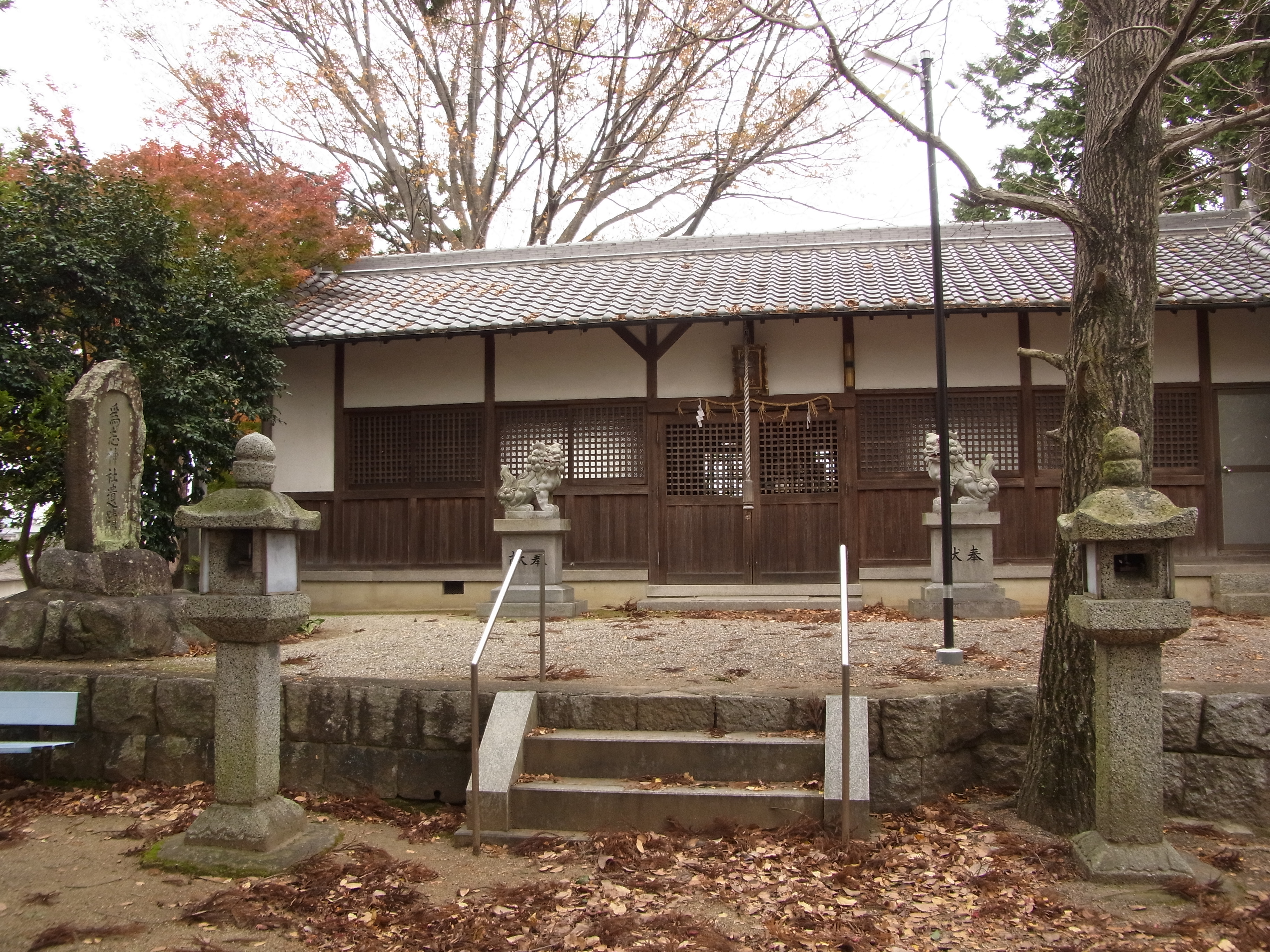 Ishi-jinja-Katsuragi-02