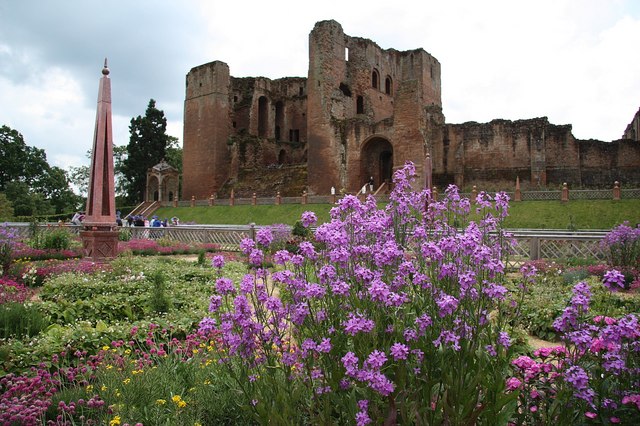 File:Kenilworth Castle - geograph.org.uk - 1404493.jpg