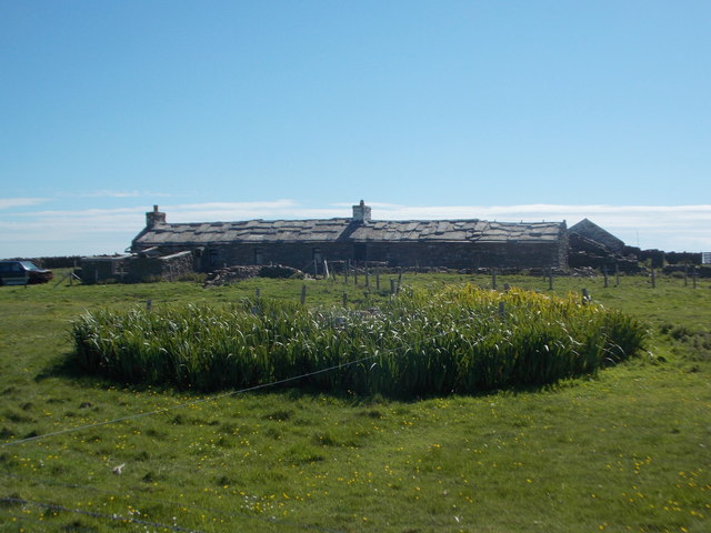 File:North Ronaldsay, a typical island croft house - geograph.org.uk - 4707141.jpg