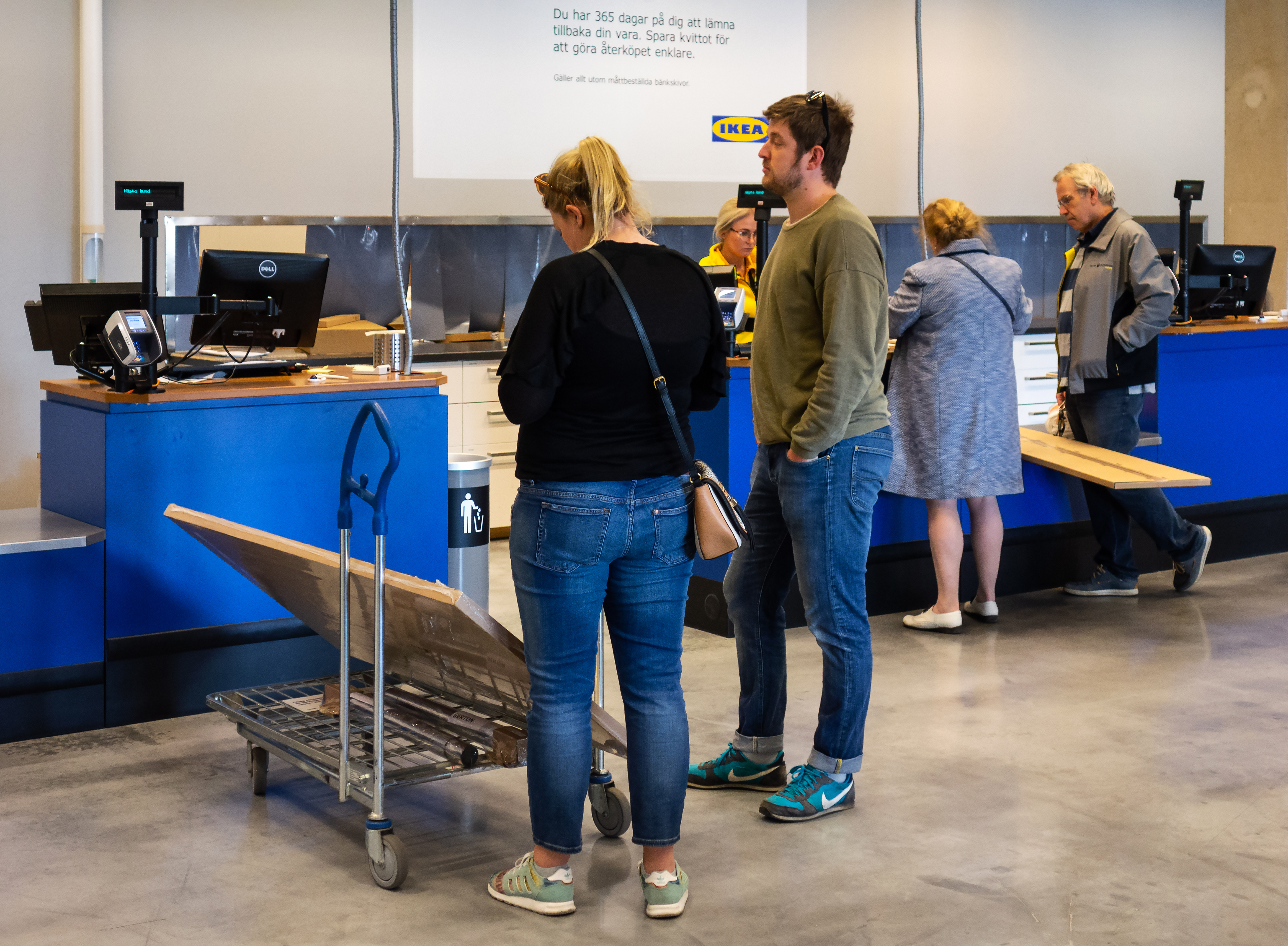 File People At The Customer Service Desk In Ikea Torp Uddevalla