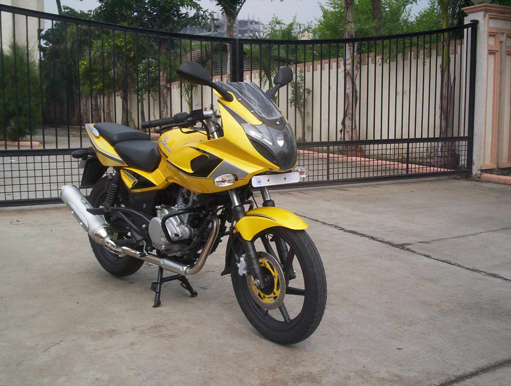 Pulsar New Model 220