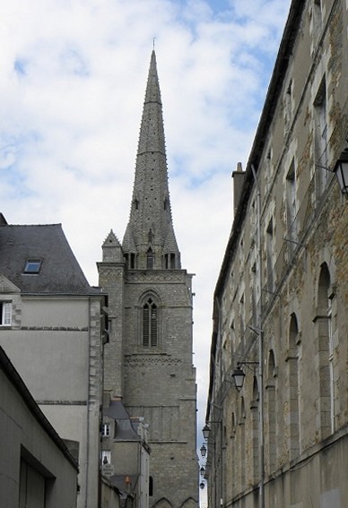 File:Redon (35) Abbatiale Saint-Sauveur Extérieur 01.JPG