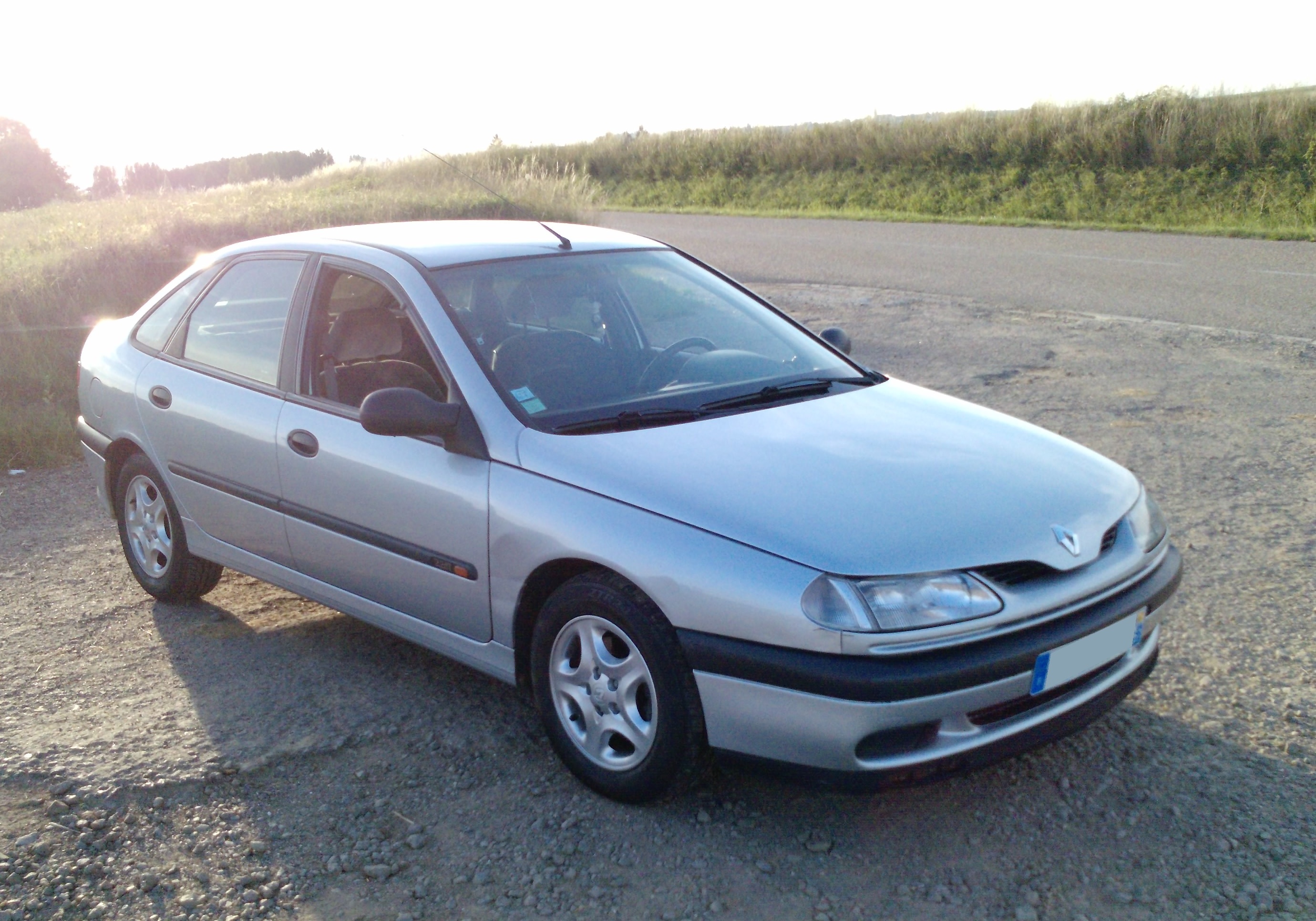 Файл:Renault Laguna I 2.2dT.jpg — Википедия