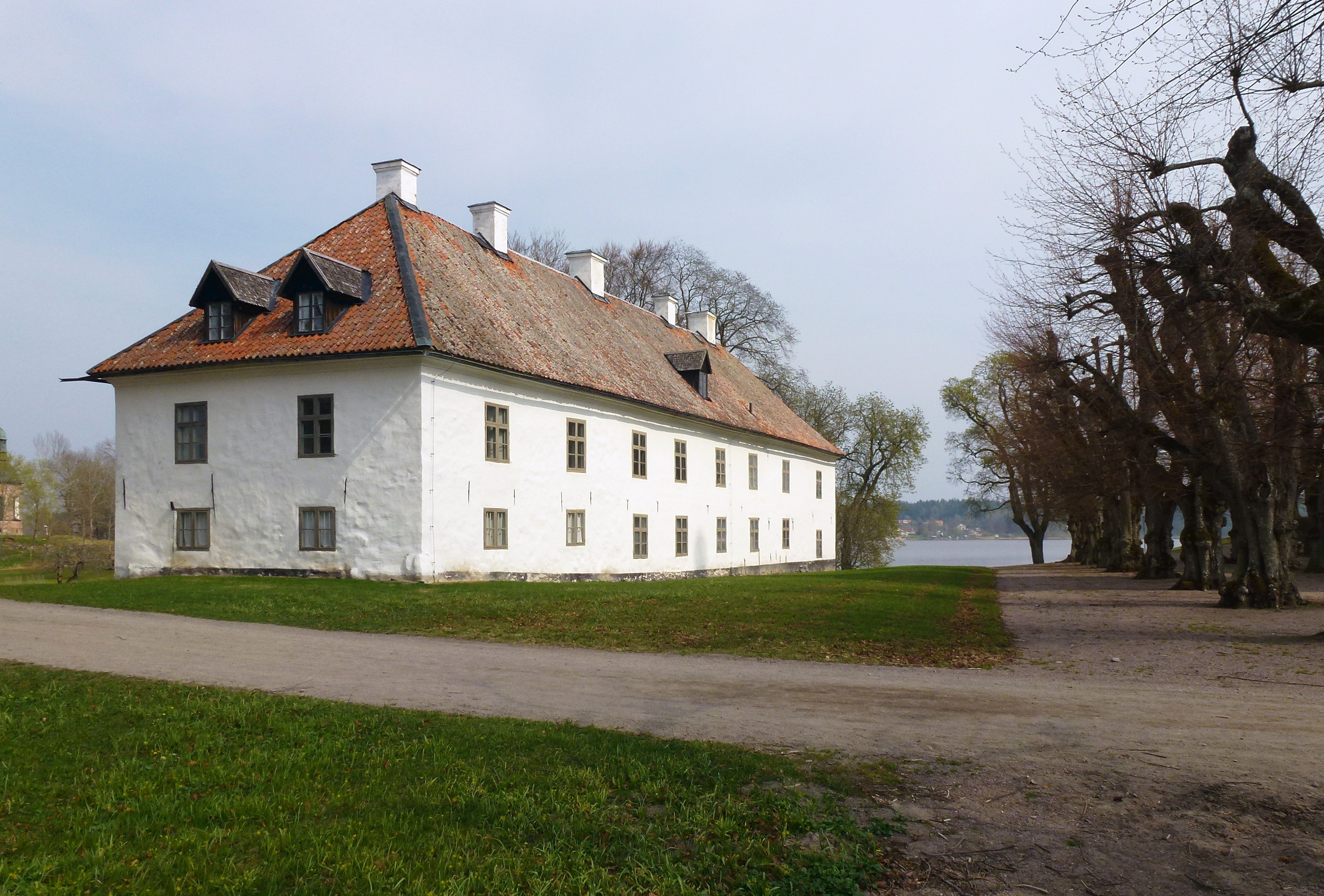 Skokloster_lilla_huset_2013.jpg